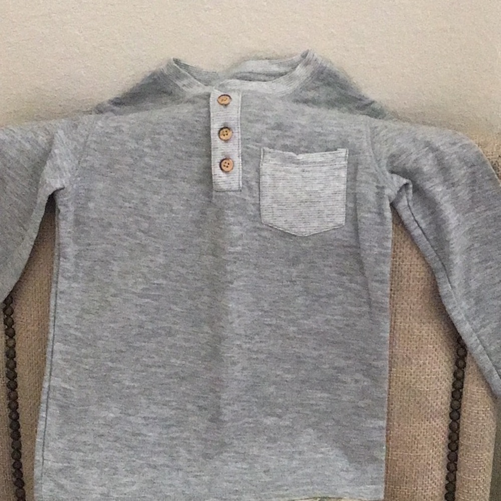 Gray long sleeve top